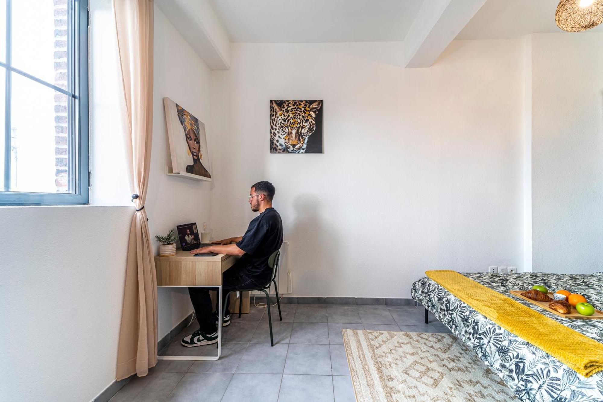 Stay Cosy Lille I Tourcoing - Appartement - Hypercentre - Parking Securise - Wifi - Netflix - Cuisine Eksteriør bilde